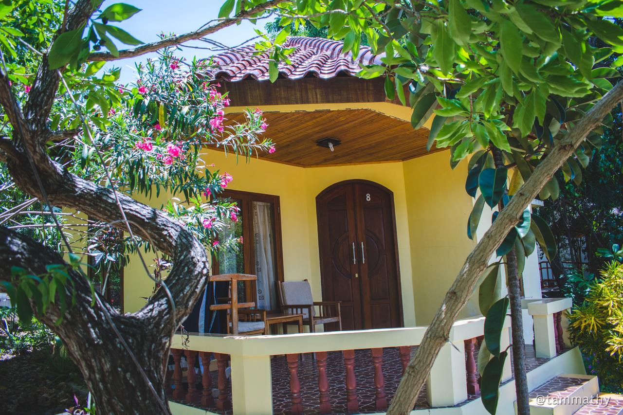 Bara Beach Bungalows Bira Exteriör bild